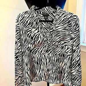 RAFAELLA PETITES NWT SIZE 12P BEAUTIFUL ZEBRA SILKY BLOUSE